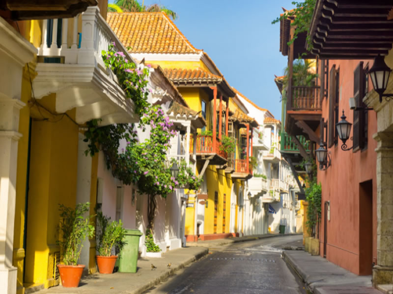 Ruas históricas e coloridas de Cartagena